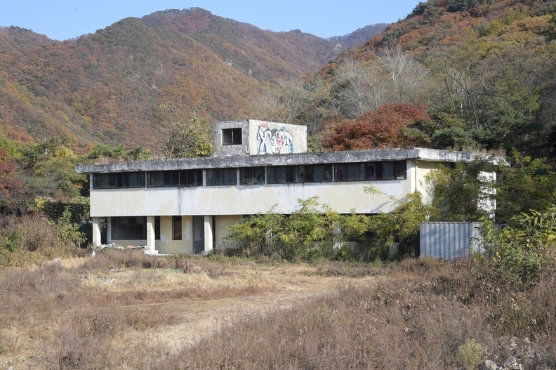 몽키하우스로 알려진 동두천 옛 성병 관리소
