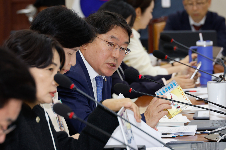 국감중인 박희승 국화의원 <박희승 국회의원 홈페이지>
